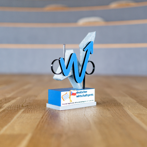https://3970607.fs1.hubspotusercontent-na1.net/hubfs/3970607/1MKT.WEB%20Website/O%20n%C3%A1s/Awards/520x520_Award-Wirtschaftspreis.png