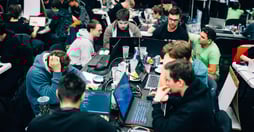 #AimtecHackathon 2024: Programátorské týmy budou pomáhat lidem s handicapem. NONSTOP